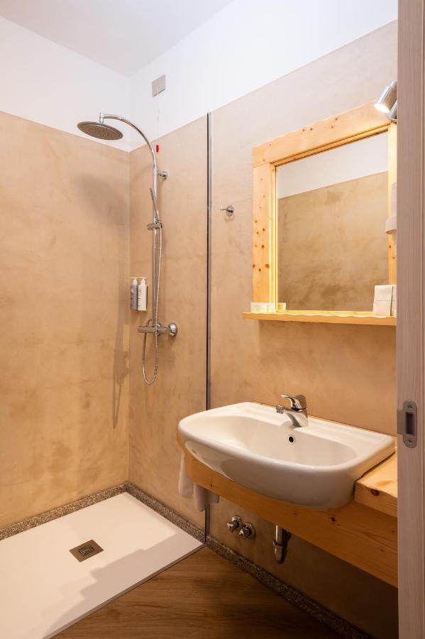Hotel Vezza Alpine Lodge & Spa Vezza dʼOglio Dış mekan fotoğraf