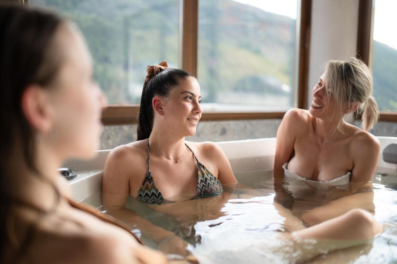 Hotel Vezza Alpine Lodge & Spa Vezza dʼOglio Dış mekan fotoğraf