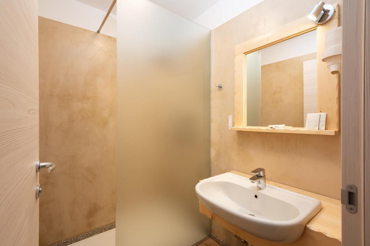 Hotel Vezza Alpine Lodge & Spa Vezza dʼOglio Dış mekan fotoğraf